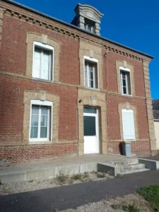 Votre sophrologue près d'Elbeuf, vous fait découvrir ses nouveaux locaux et vous accueille dans un ancien presbytère tout en brique, au calme.